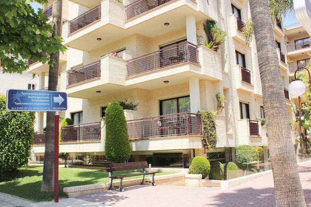 Apartamentos Albir Confort - Avenida III アルビール エクステリア 写真