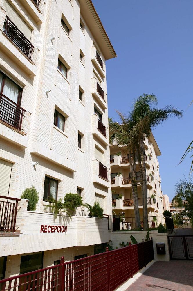 Apartamentos Albir Confort - Avenida III アルビール エクステリア 写真